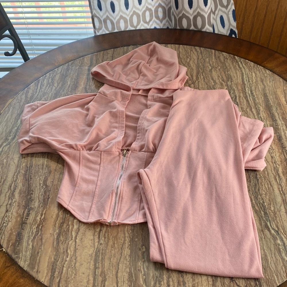 Fashion Nova high waisted, cropped jogger set.
